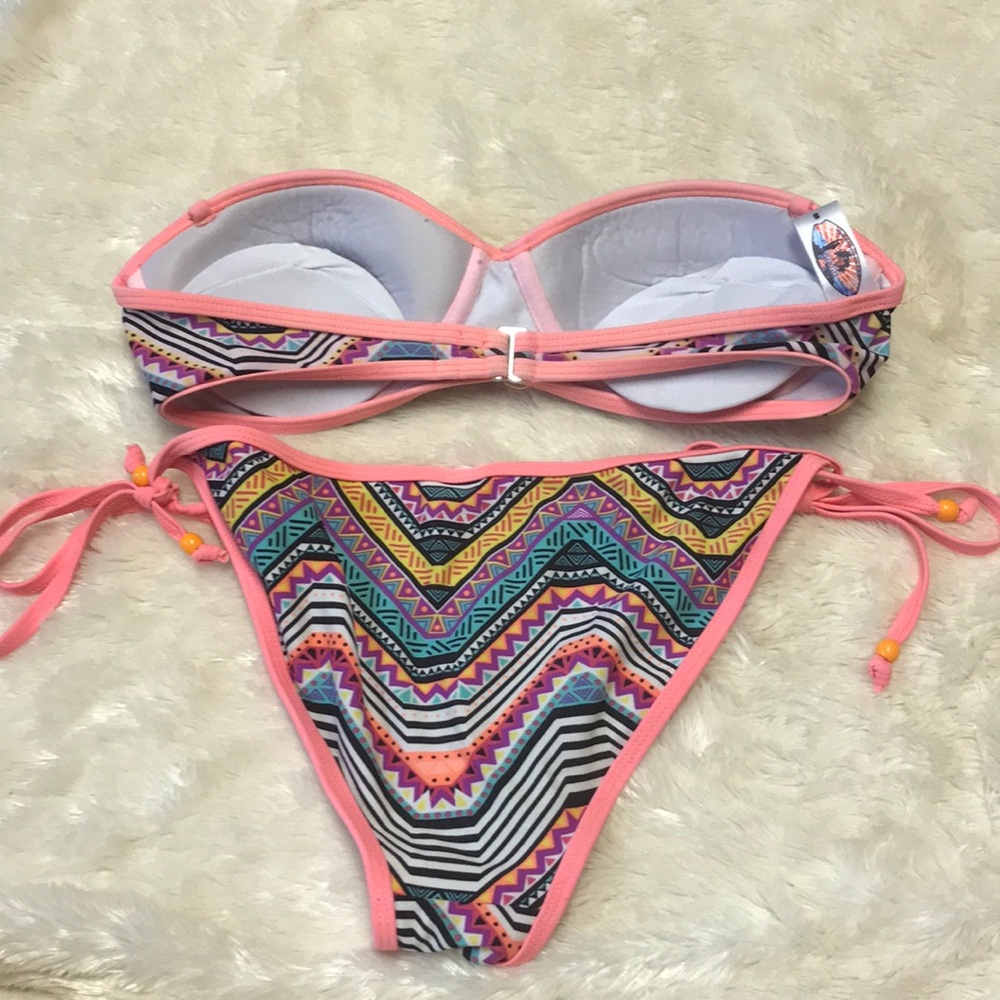 patterned bathing suit - Picture 2 of 5